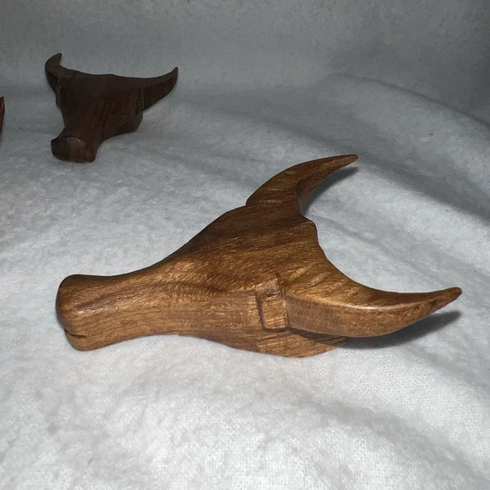 Vintage Hand Carved Wood Bull Steer Head Napkin Rings Western Set of 9 Brown